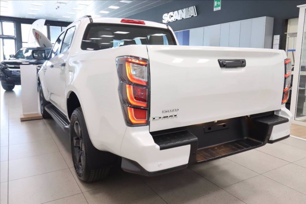 Isuzu D-Max Pick-up nuova a Bologna (3)