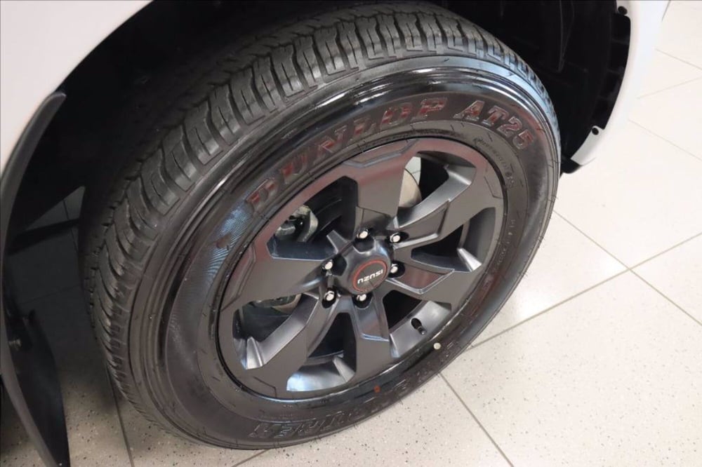 Isuzu D-Max Pick-up nuova a Bologna (7)