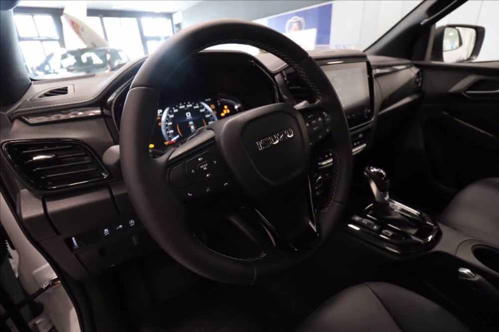 Isuzu D-Max Pick-up nuova a Bologna (9)