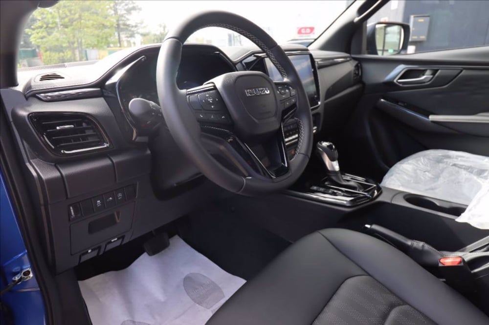 Isuzu D-Max Pick-up nuova a Bologna (8)