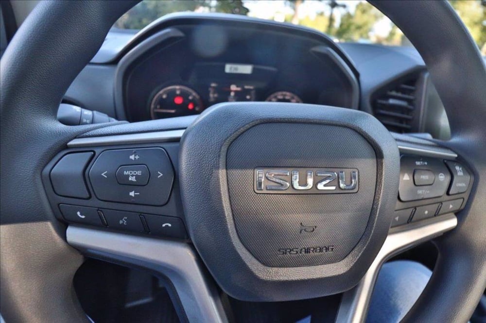 Isuzu D-Max Pick-up nuova a Bologna (3)