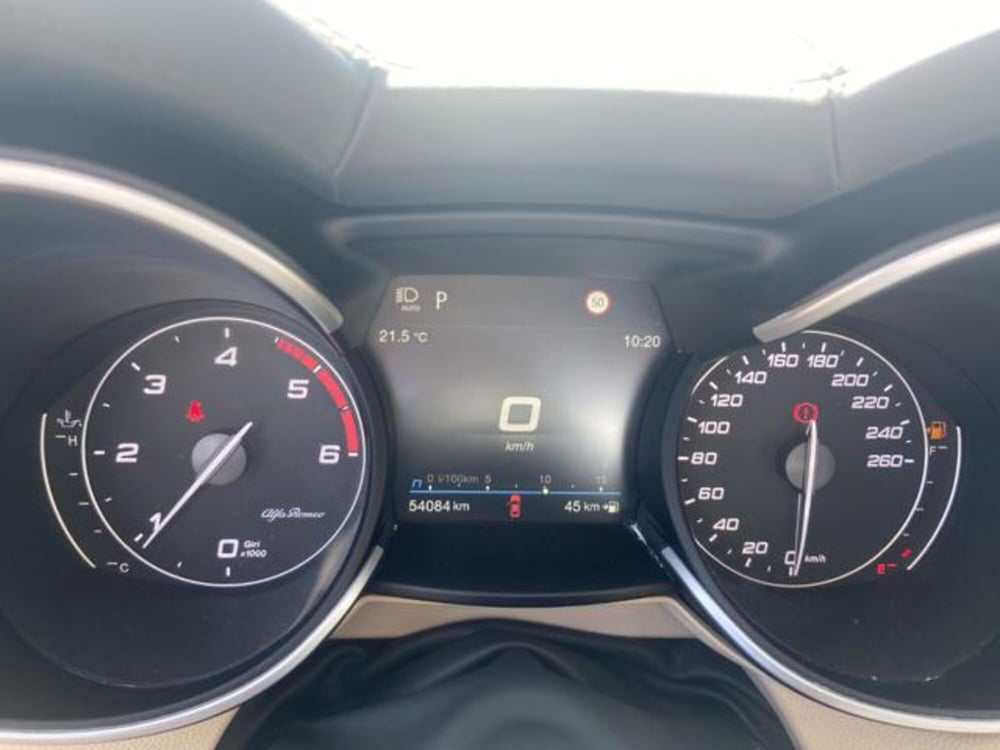 Alfa Romeo Stelvio usata a Firenze (10)