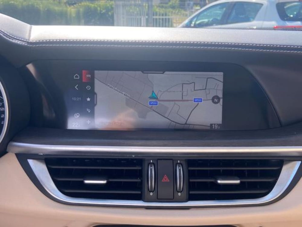 Alfa Romeo Stelvio usata a Firenze (15)