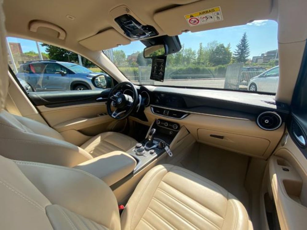 Alfa Romeo Stelvio usata a Firenze (20)
