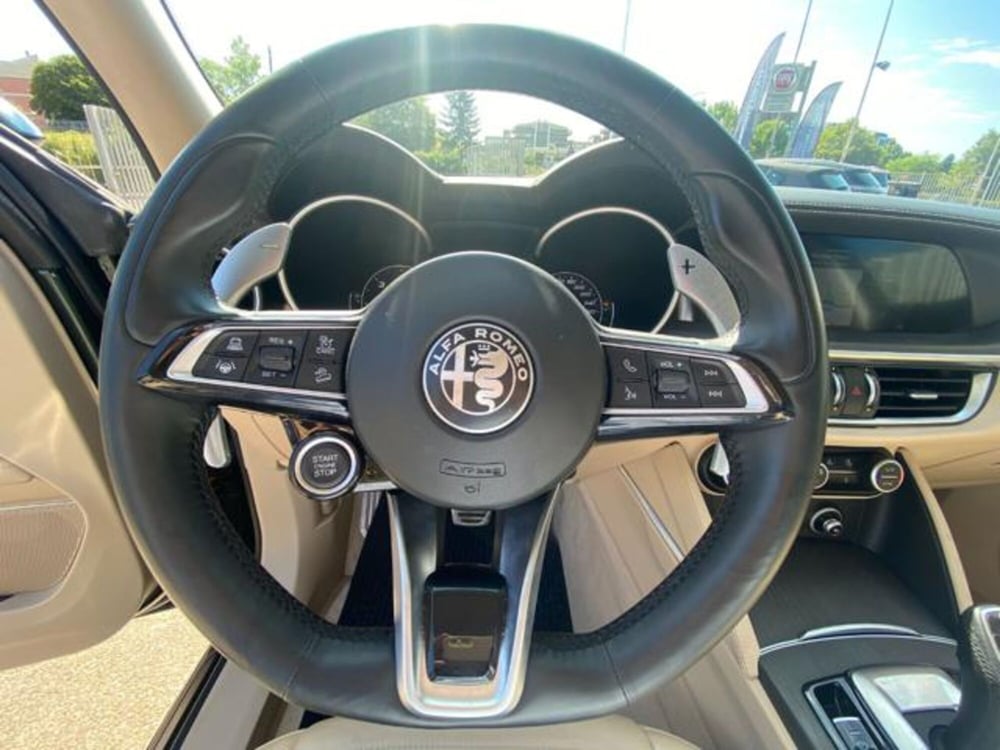 Alfa Romeo Stelvio usata a Firenze (9)