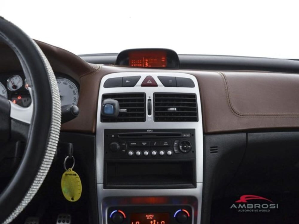 Peugeot 307 Cabrio usata a Perugia (15)