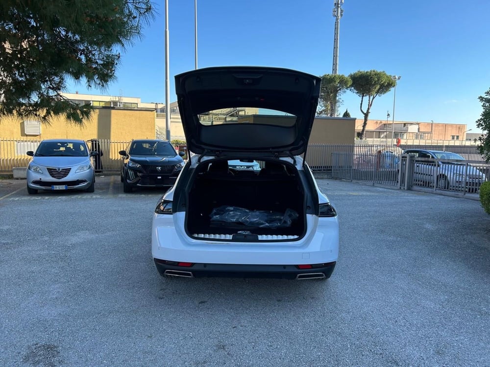 Peugeot 508 SW nuova a Salerno (14)