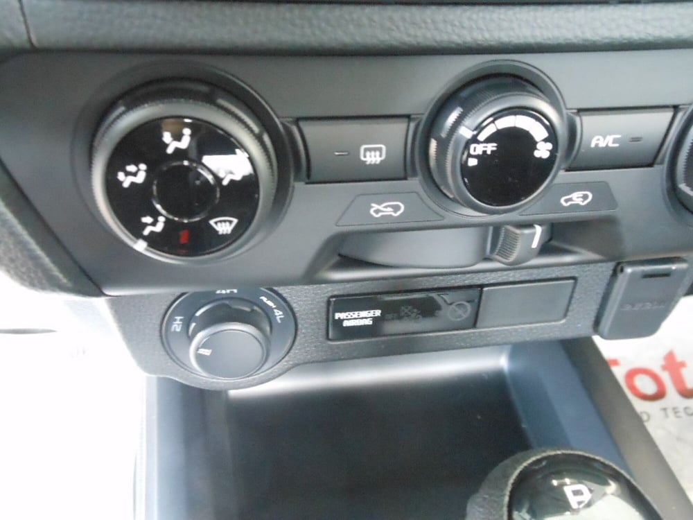 Isuzu D-Max Pick-up nuova a Chieti (16)