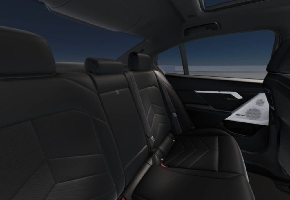 BMW i5 Touring nuova a Modena (13)