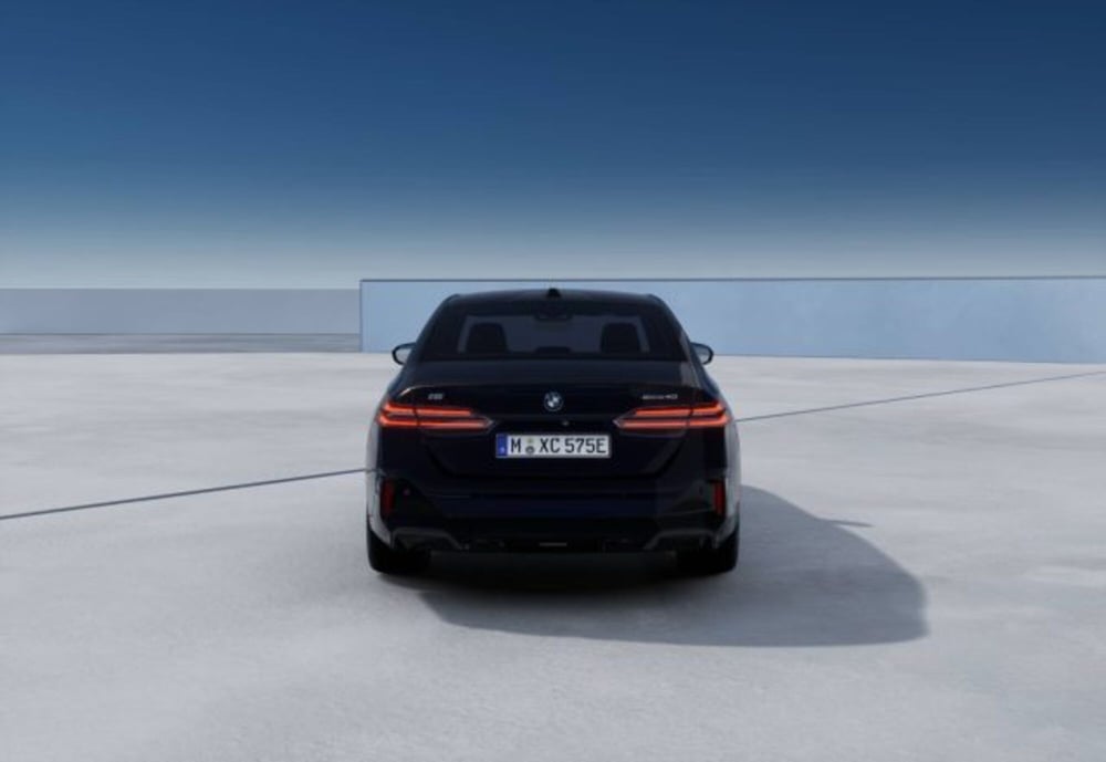 BMW i5 Touring nuova a Modena (5)