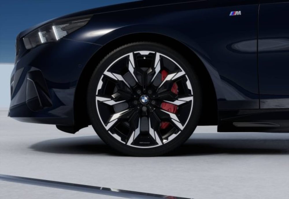BMW i5 Touring nuova a Modena (8)
