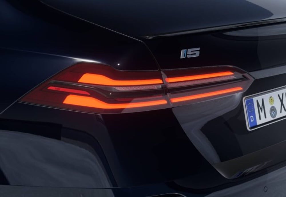 BMW i5 Touring nuova a Modena (9)
