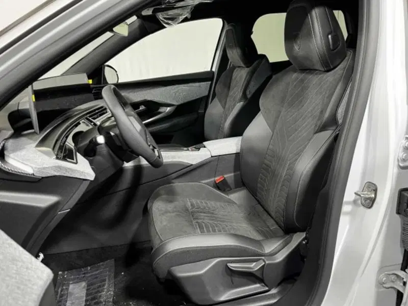 Peugeot 5008 nuova a Sondrio (10)
