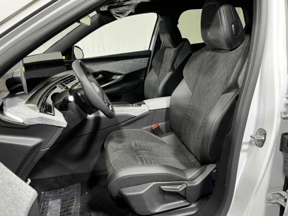 Peugeot 5008 nuova a Sondrio (10)