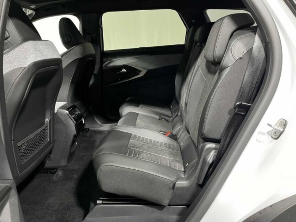 Peugeot 5008 nuova a Sondrio (11)