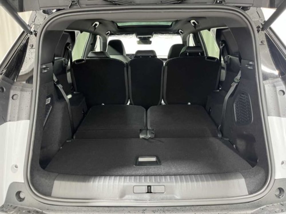Peugeot 5008 nuova a Sondrio (14)