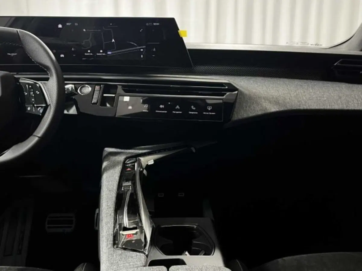 Peugeot 5008 nuova a Sondrio (15)