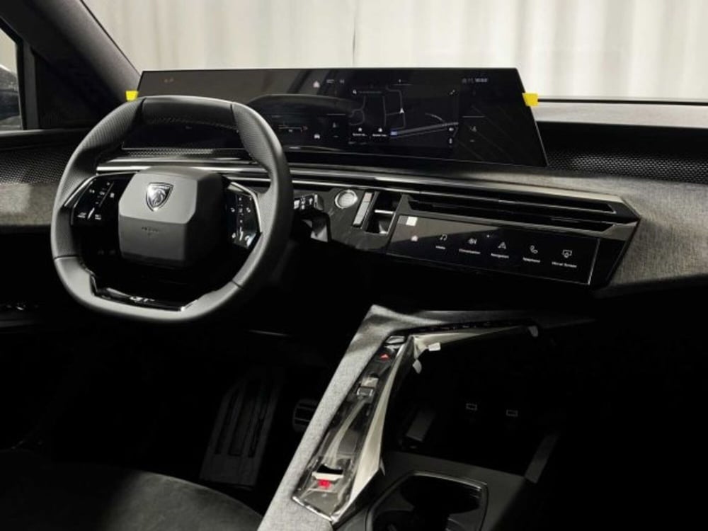 Peugeot 5008 nuova a Sondrio (16)
