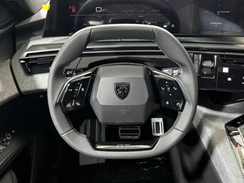 Peugeot 5008 nuova a Sondrio (17)