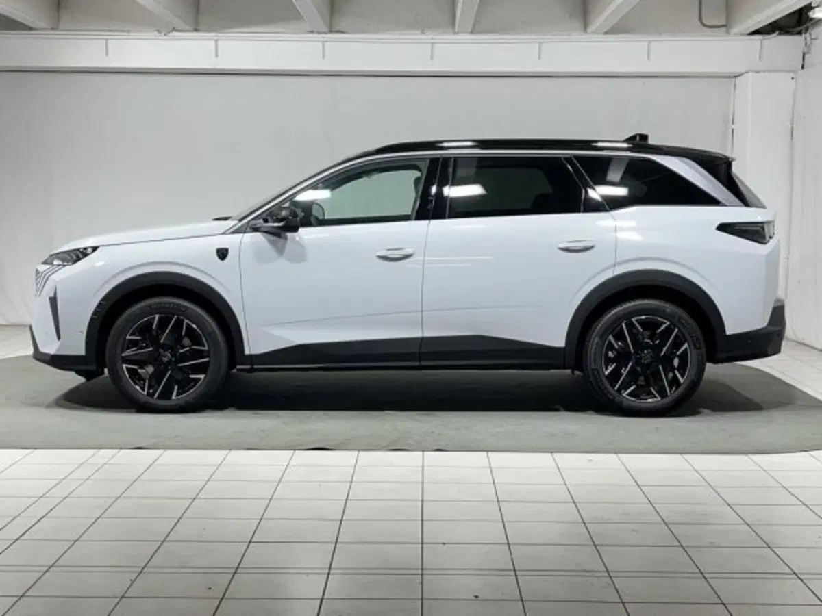Peugeot 5008 nuova a Sondrio (2)