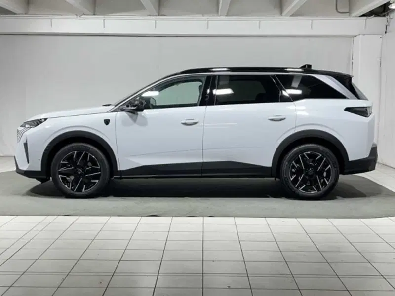 Peugeot 5008 nuova a Sondrio (2)