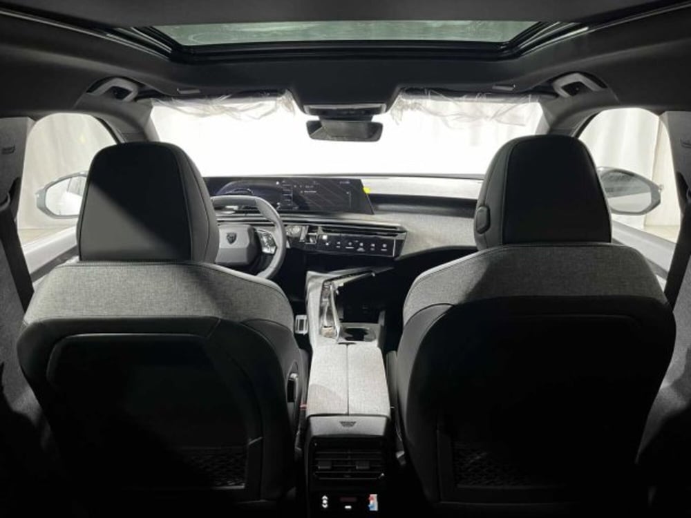 Peugeot 5008 nuova a Sondrio (20)