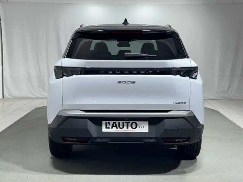 Peugeot 5008 nuova a Sondrio (4)