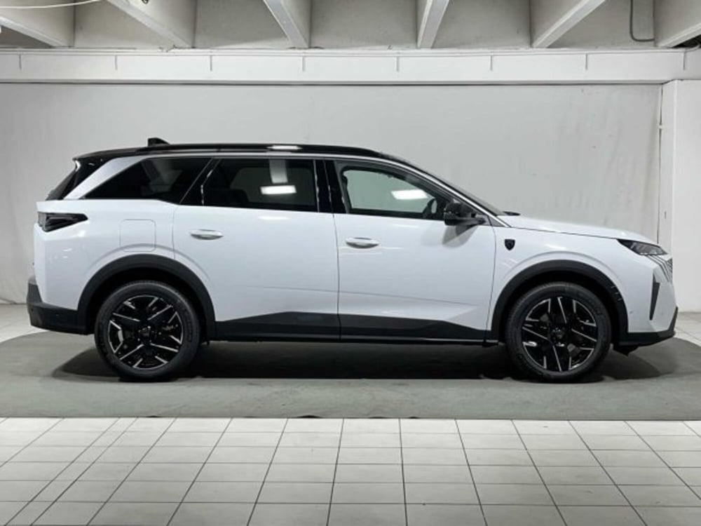 Peugeot 5008 nuova a Sondrio (6)