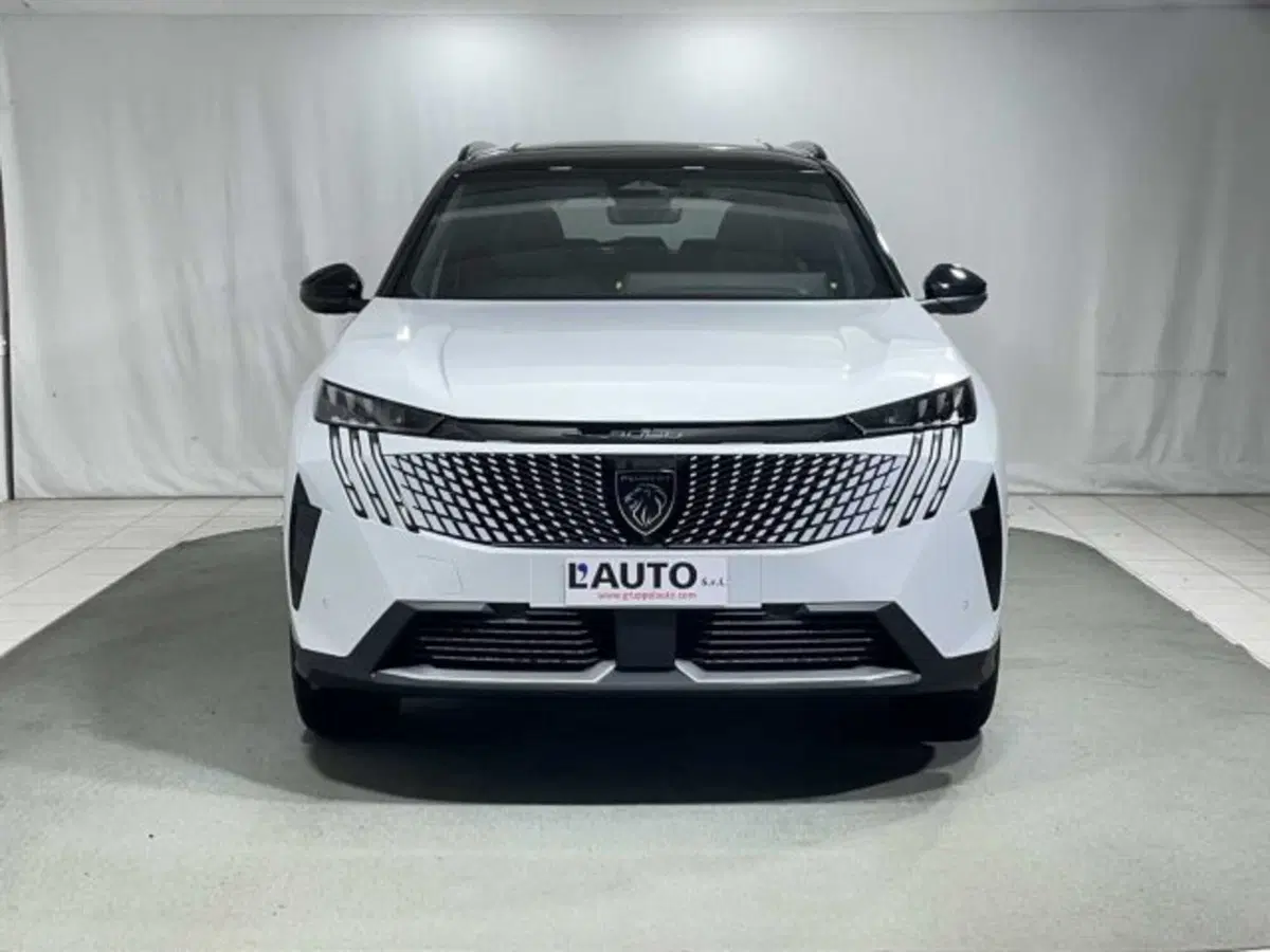 Peugeot 5008 nuova a Sondrio (8)