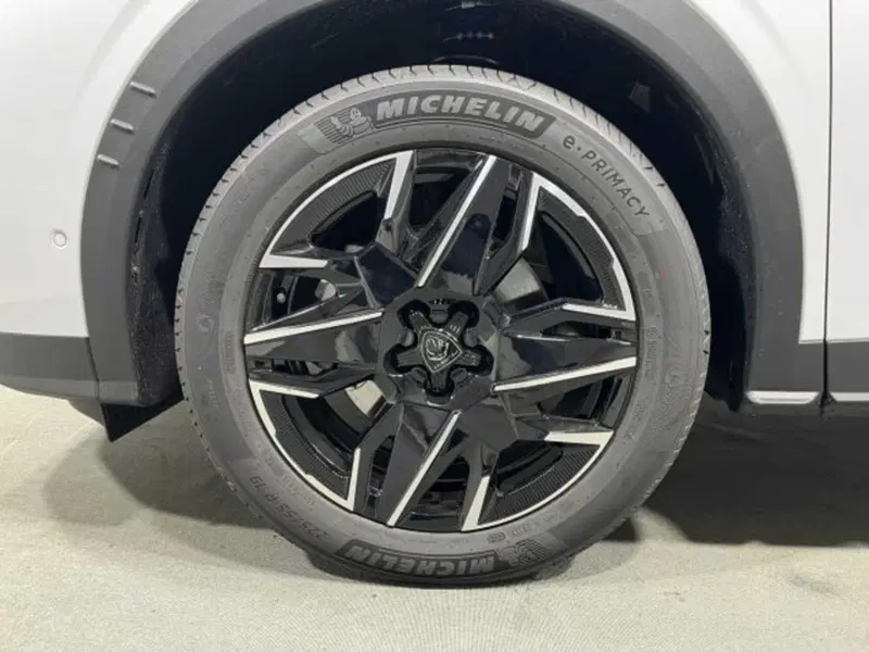 Peugeot 5008 nuova a Sondrio (9)