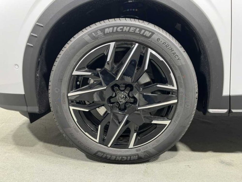 Peugeot 5008 nuova a Sondrio (9)