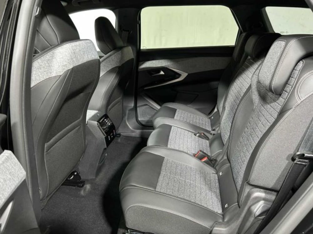 Peugeot 5008 nuova a Sondrio (11)