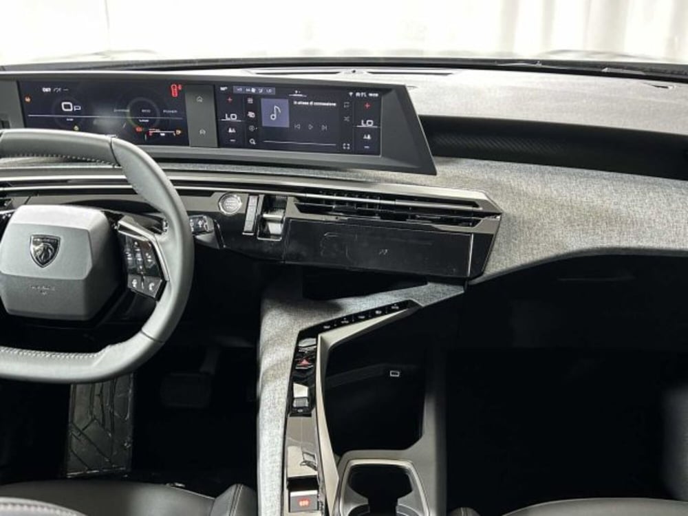 Peugeot 5008 nuova a Sondrio (13)