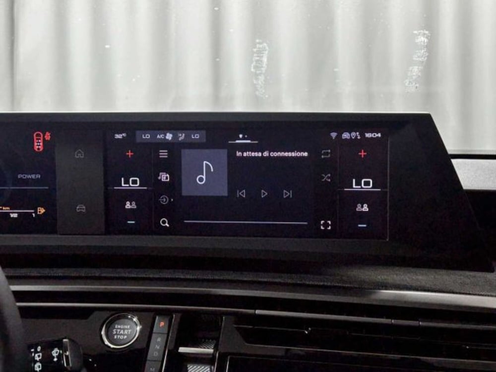 Peugeot 5008 nuova a Sondrio (17)