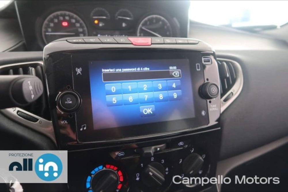 Lancia Ypsilon usata a Venezia (10)