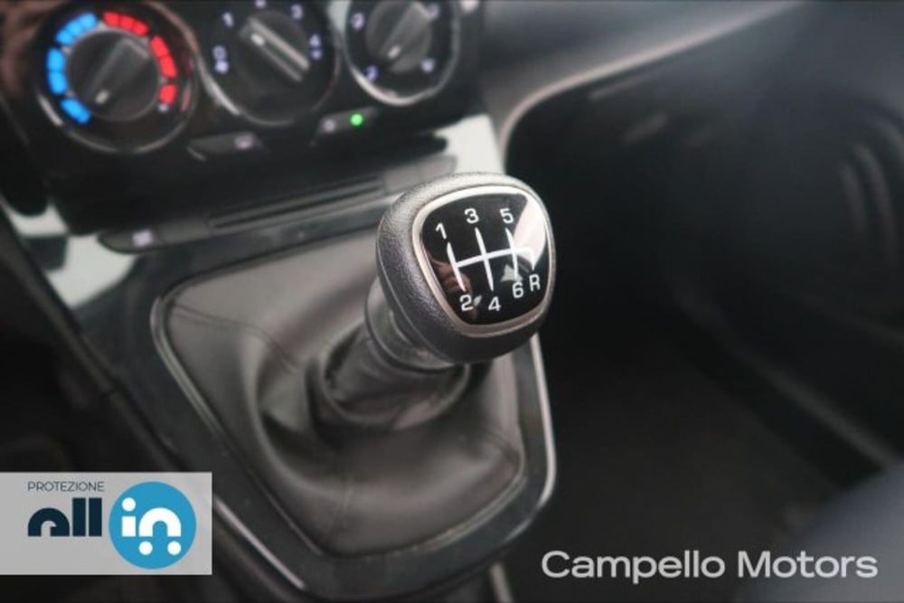 Lancia Ypsilon usata a Venezia (12)