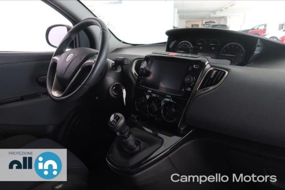 Lancia Ypsilon usata a Venezia (13)