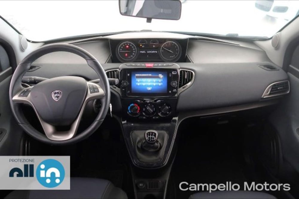 Lancia Ypsilon usata a Venezia (7)