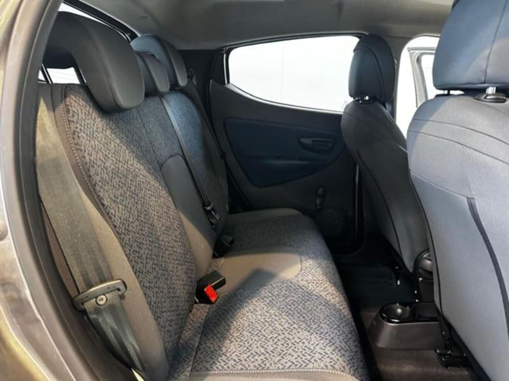 Lancia Ypsilon usata a Reggio Emilia (10)