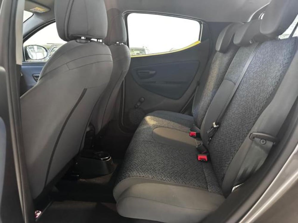 Lancia Ypsilon usata a Reggio Emilia (12)