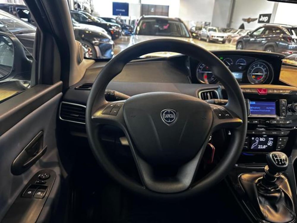 Lancia Ypsilon usata a Reggio Emilia (13)