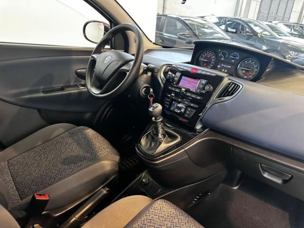 Lancia Ypsilon usata a Reggio Emilia (9)