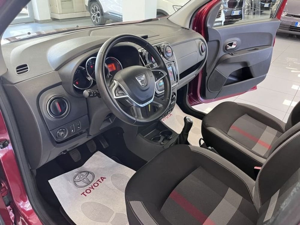 Dacia Lodgy usata a Prato (7)
