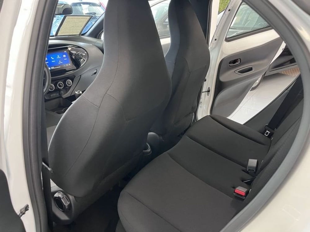 Toyota Aygo X nuova a Prato (10)
