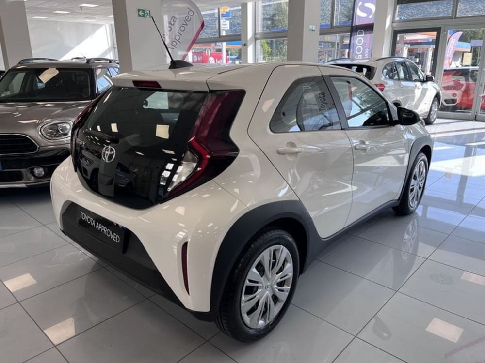 Toyota Aygo X nuova a Prato (4)