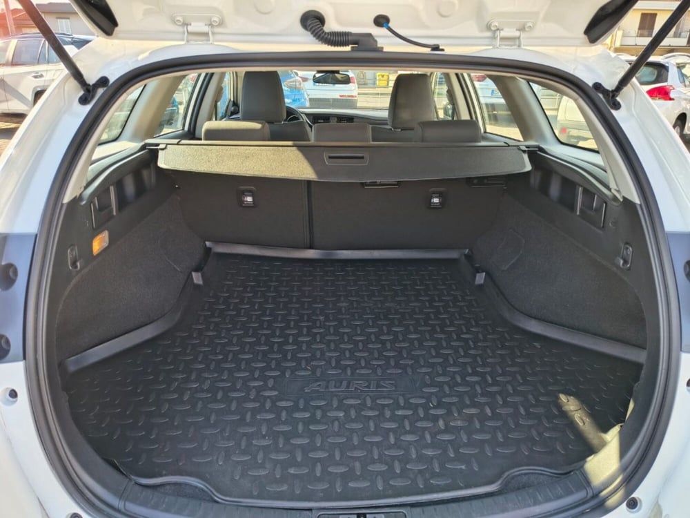 Toyota Auris Station Wagon usata a Firenze (6)