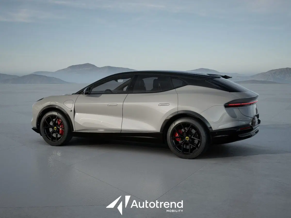 Lotus Eletre nuova a Bari (11)