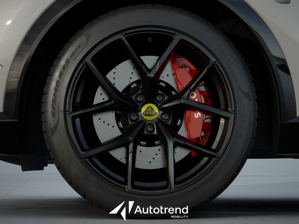 Lotus Eletre nuova a Bari (12)