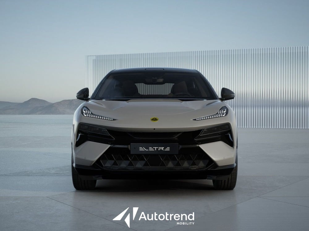 Lotus Eletre nuova a Bari (3)