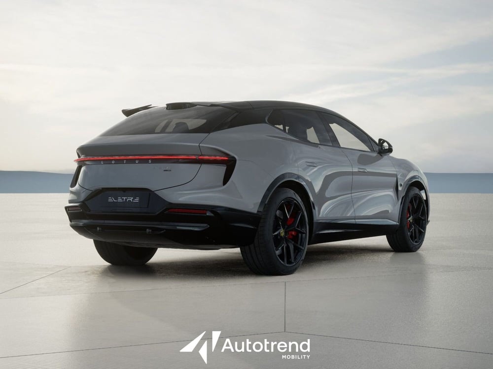 Lotus Eletre nuova a Bari (7)